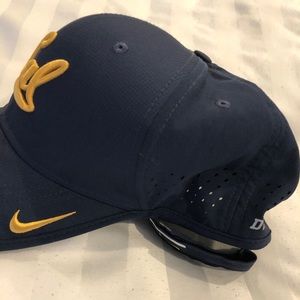Cal Berkeley dry fit hat